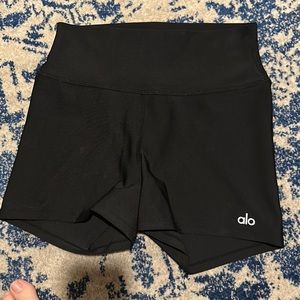 Alo Airlift Yoga Shorts